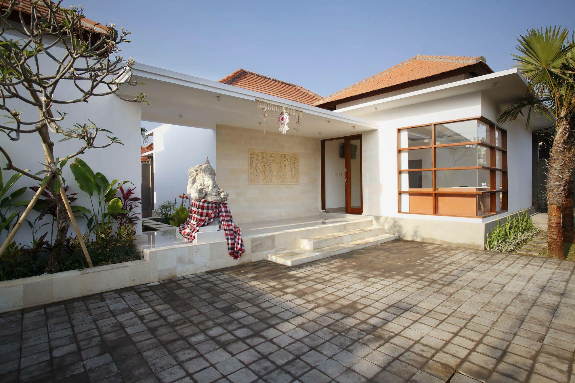 Kubu Manggala Villas Seminyak Luaran gambar